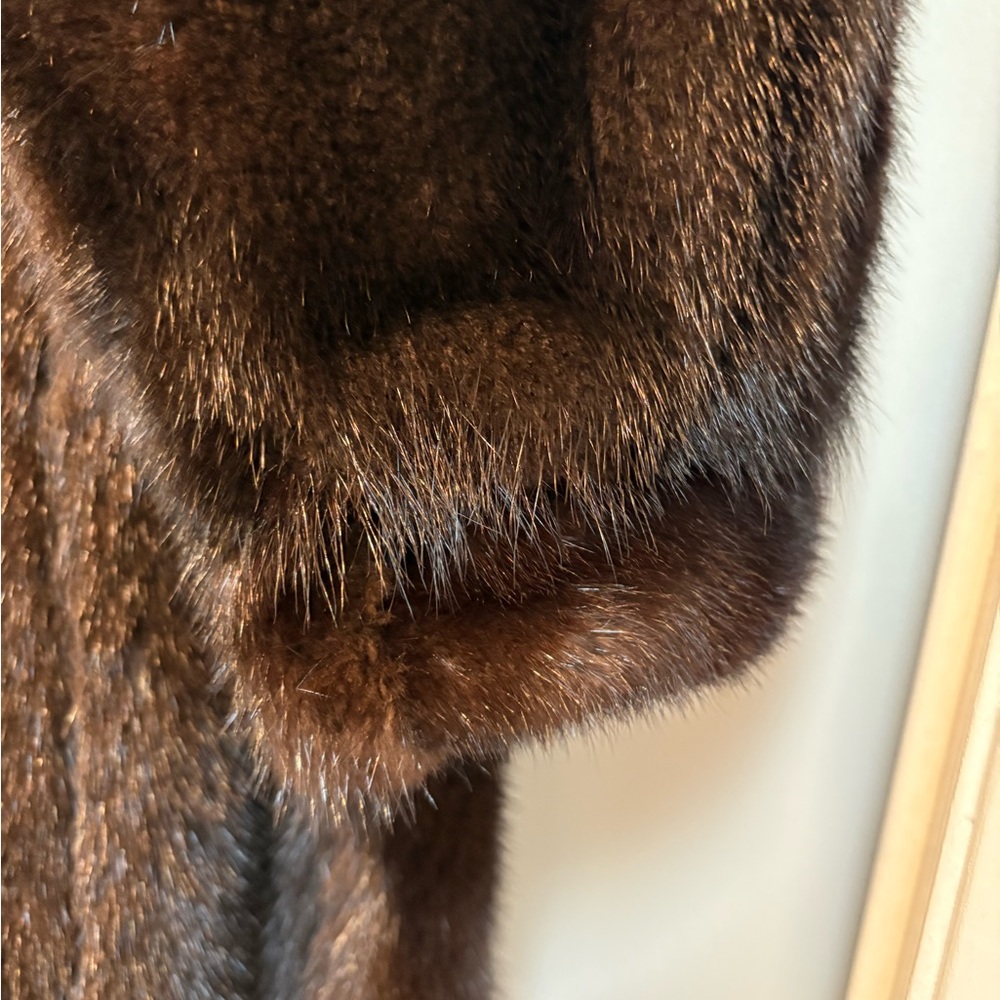 Elegant Blackglama Dark Ranch Mink Coat - Picture 6 of 12